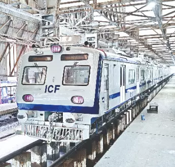 Cool and safe commute gets closer: First AC EMU rake reaches ER’s Sealdah Division Cool and safe commute gets closer: First AC EMU rake reaches ER’s Sealdah Division
