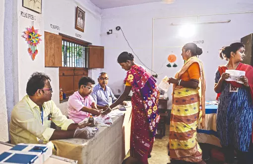 Kaliganj bypoll sees about 69.85% turnout; voting largely peaceful Kaliganj bypoll sees about 69.85% turnout; voting largely peaceful