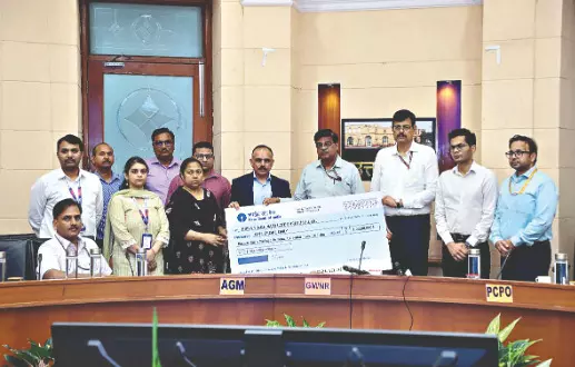 NR hands over ₹1 crore cheque to family of deceased loco pilot NR hands over ₹1 crore cheque to family of deceased loco pilot