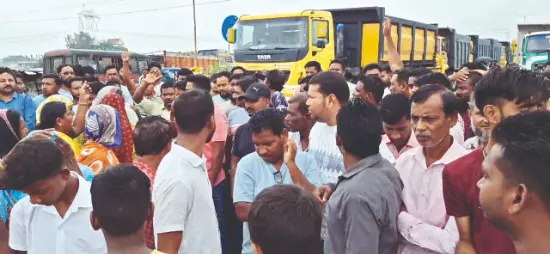 Restriction of Bhutanese truck access to B’desh: Protest erupts at Fulbari Border Restriction of Bhutanese truck access to B’desh: Protest erupts at Fulbari Border