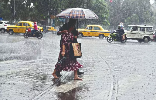 IMD forecasts heavy rain on Wed & Thursday IMD forecasts heavy rain on Wed & Thursday