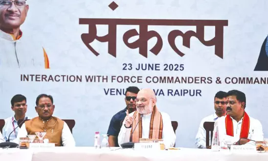 Chhattisgarh: Amit Shah interacts with security forces in Nawa Raipur Chhattisgarh: Amit Shah interacts with security forces in Nawa Raipur