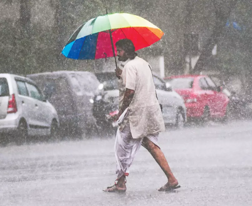 Delhi all set for early monsoon arrival today, IMD issues yellow alert Delhi all set for early monsoon arrival today, IMD issues yellow alert