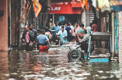 Authorities scramble to finish desilting before monsoon approaches Authorities scramble to finish desilting before monsoon approaches