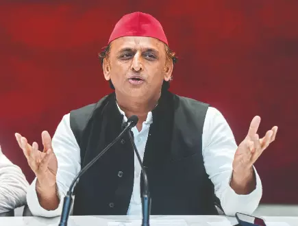 UP: Akhilesh questions why ‘Kathavachak’ of backward caste beaten up UP: Akhilesh questions why ‘Kathavachak’ of backward caste beaten up
