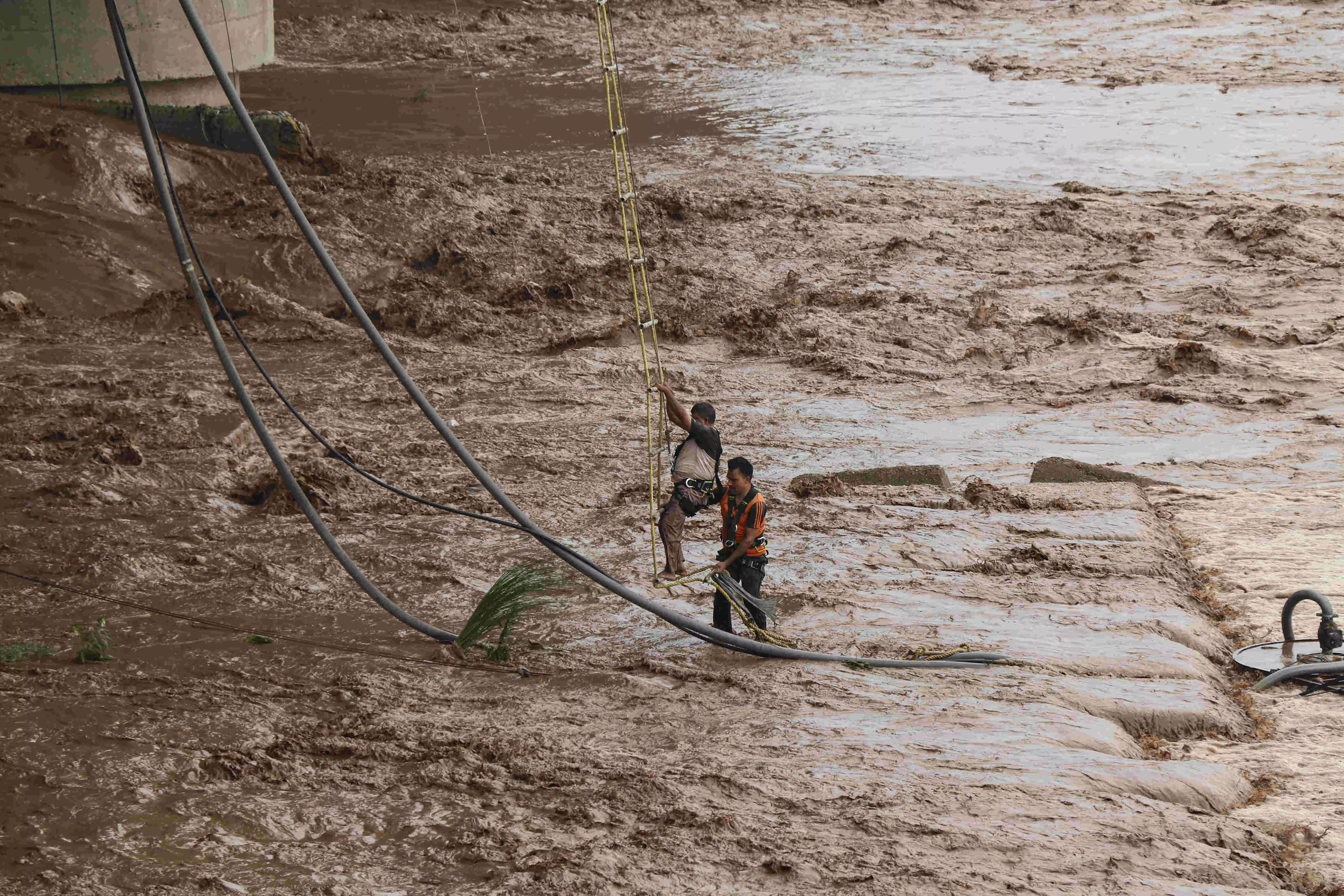 Nine men trapped in swollen Tawi river rescued in Jammu Nine men trapped in swollen Tawi river rescued in Jammu