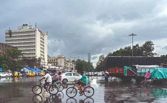 Weatherman predicts downpour in South Bengal next 24 hours Weatherman predicts downpour in South Bengal next 24 hours