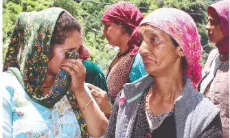 Flash floods claim 4 lives in HP, 3 in Jammu Flash floods claim 4 lives in HP, 3 in Jammu