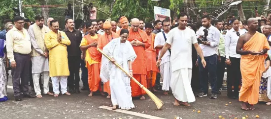 Mamata flags off Digha’s 1st Rath Yatra in a celebration of devotion & unity Mamata flags off Digha’s 1st Rath Yatra in a celebration of devotion & unity