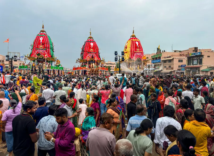 3 killed, 50 injured in stampede near Shree Gundicha Temple in Odishas Puri 3 killed, 50 injured in stampede near Shree Gundicha Temple in Odishas Puri