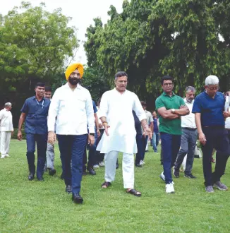 Delhi Mins inspect Nehru Park for city’s first ‘clean air zone’ Delhi Mins inspect Nehru Park for city’s first ‘clean air zone’