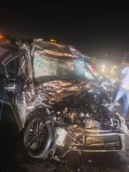 Four of a family killed in car-canter truck collision in K’taka’s Tumakuru Four of a family killed in car-canter truck collision in K’taka’s Tumakuru