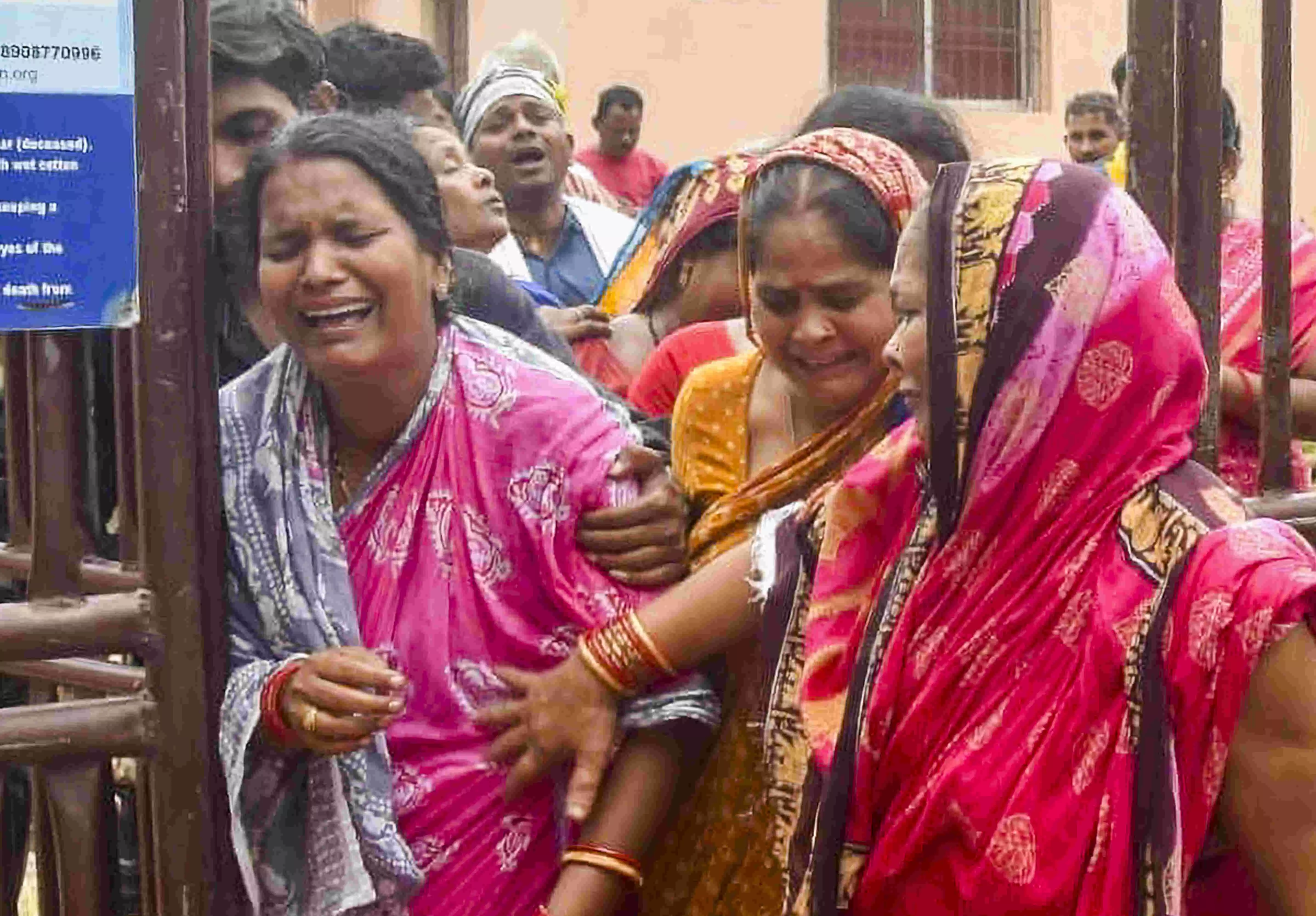 Cong demands resignation of CM; Rs 50 lakh ex gratia for kin of deceased in Odisha stampede Cong demands resignation of CM; Rs 50 lakh ex gratia for kin of deceased in Odisha stampede