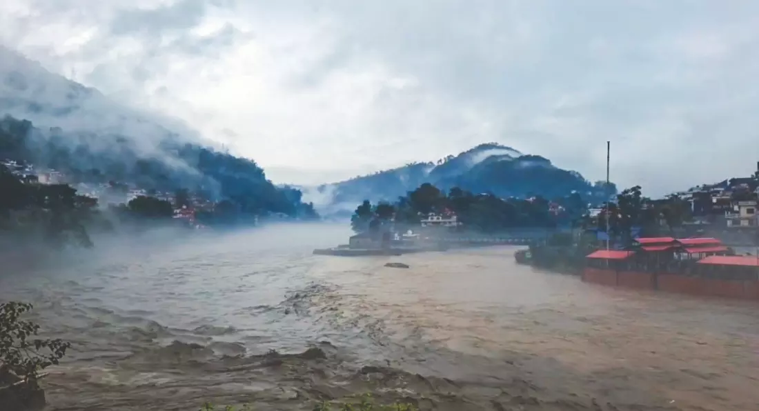 Cloudbursts and flash floods claim five lives in HP’s Mandi; 16 missing Cloudbursts and flash floods claim five lives in HP’s Mandi; 16 missing
