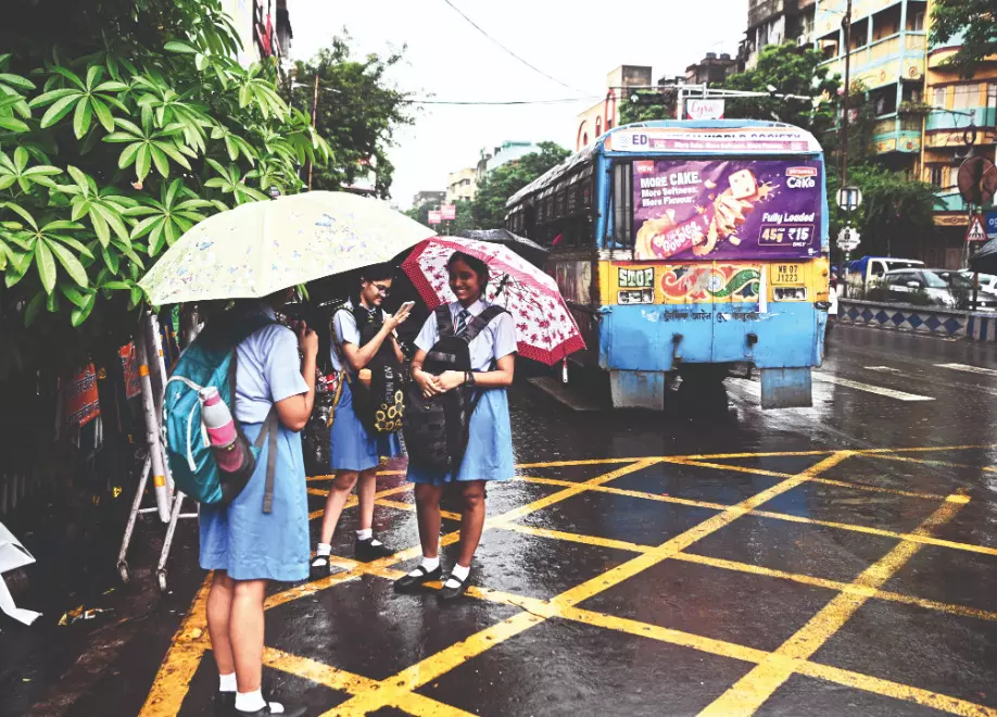 Twin low-pressure sys: MeT predicts ‘heavy to very heavy rain in S Bengal’ Twin low-pressure sys: MeT predicts ‘heavy to very heavy rain in S Bengal’