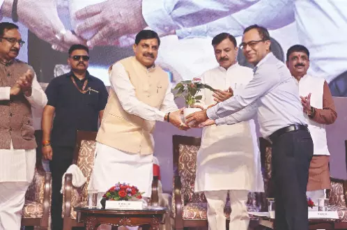 MP CM Yadav disburses ₹235 cr for laptops to 94K meritorious students MP CM Yadav disburses ₹235 cr for laptops to 94K meritorious students