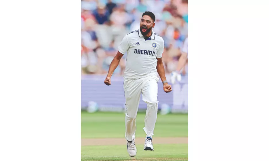 Siraj’s six wicket haul helps India stay ahead on bizarre day three Siraj’s six wicket haul helps India stay ahead on bizarre day three