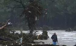 Texas floods leave 51 dead, 27 girls missing as rescuers search devastated landscape Texas floods leave 51 dead, 27 girls missing as rescuers search devastated landscape