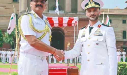 Commander of UAE Naval Forces holds talks with CDS, Navy Chief to boost ties