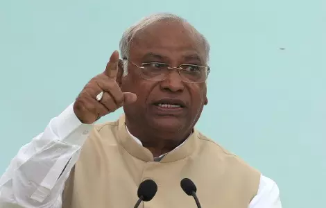 BJP accuses Kharge of using objectionable words against Prez Murmu, Kovind BJP accuses Kharge of using objectionable words against Prez Murmu, Kovind