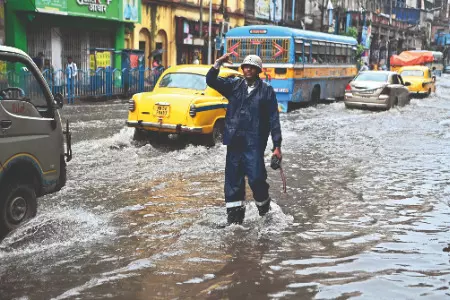 Thunderstorms with gusty winds to continue till Wed: MeT Thunderstorms with gusty winds to continue till Wed: MeT