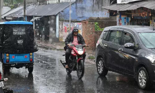 IMD forecasts heavy downpour in some districts of Bengal