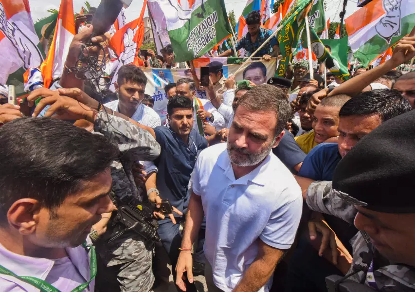 Rahul leads oppn march to Patnas EC office against special intensive revision of electoral rolls Rahul leads oppn march to Patnas EC office against special intensive revision of electoral rolls