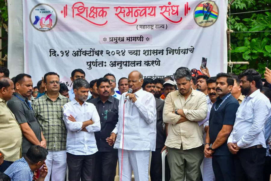 Govt positive about addressing issues of teachers, opposition playing politics: Fadnavis Govt positive about addressing issues of teachers, opposition playing politics: Fadnavis