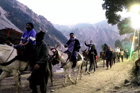 Amarnath Yatra: 7,307 pilgrims leave Jammu base camp Amarnath Yatra: 7,307 pilgrims leave Jammu base camp