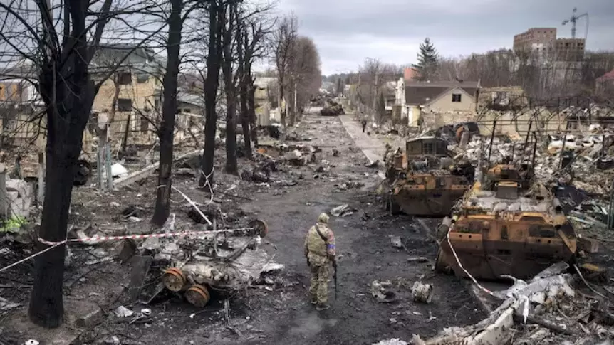 Russia hits Kyiv with more missiles, drones causing fires; at least 10 injured Russia hits Kyiv with more missiles, drones causing fires; at least 10 injured