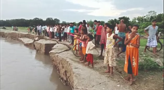 Malda: State govt takes steps to curb erosion, bringing relief to 3 villages Malda: State govt takes steps to curb erosion, bringing relief to 3 villages