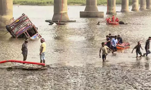 Search ops resume at Gujarat bridge collapse site to retrieve missing man