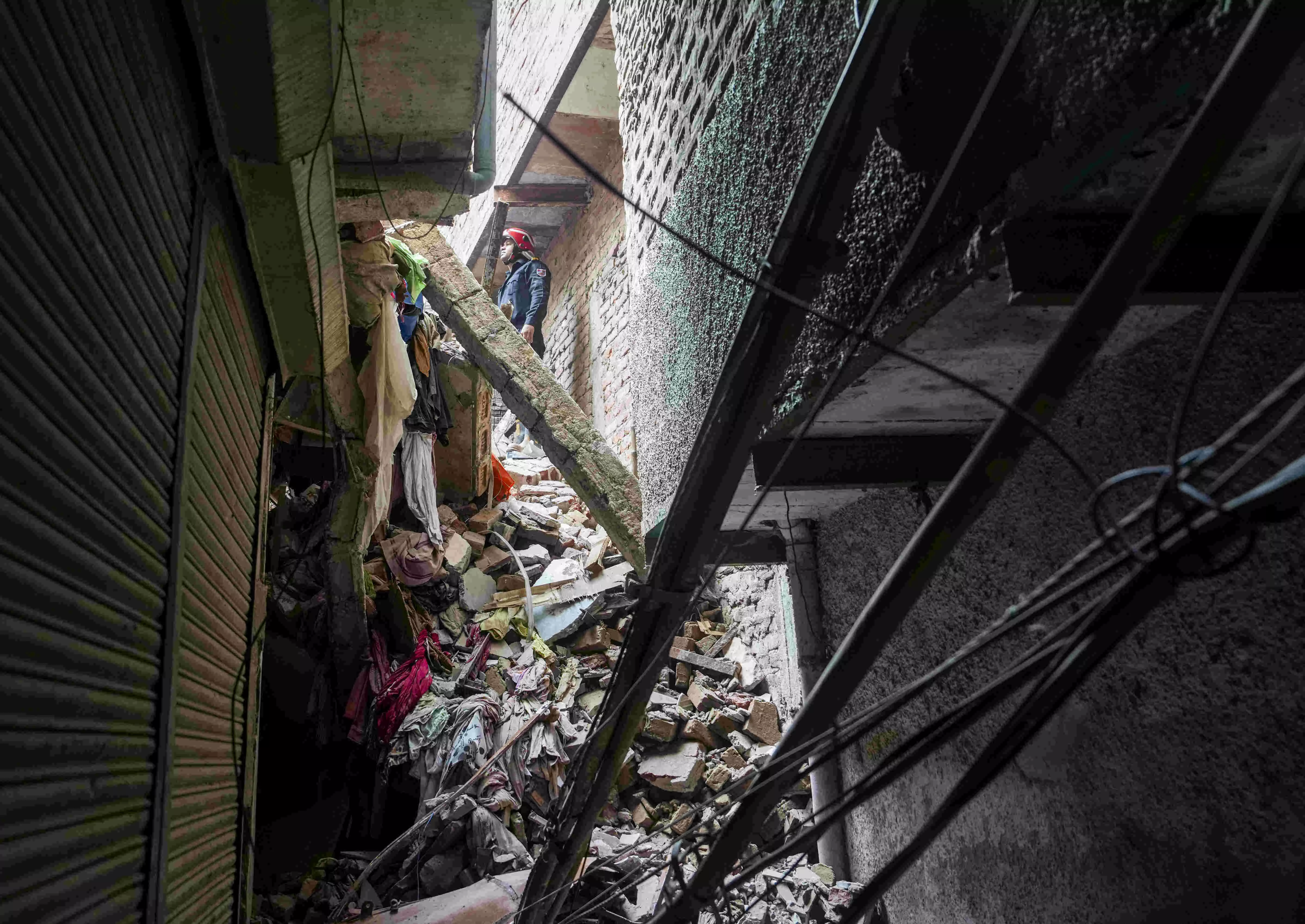 6 dead, 8 injured in building collapse in Delhi; rescue operation underway