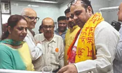 Health Minister unveils physiotherapy room, dedicated to late parents’ legacy