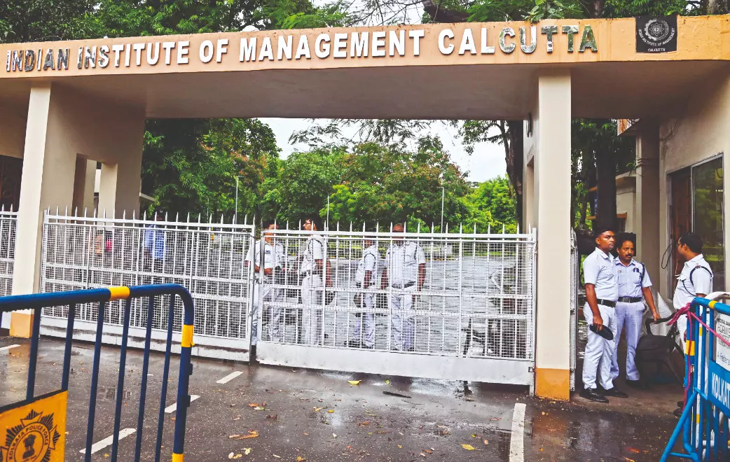 Kolkata Police forms nine-member SIT for probe into ‘rape’ at IIM-C boys’ hostel Kolkata Police forms nine-member SIT for probe into ‘rape’ at IIM-C boys’ hostel