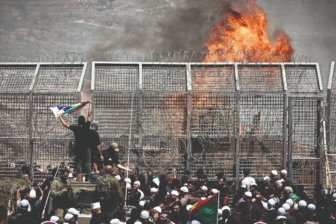 Israel strikes near defence ministry in Damascus
