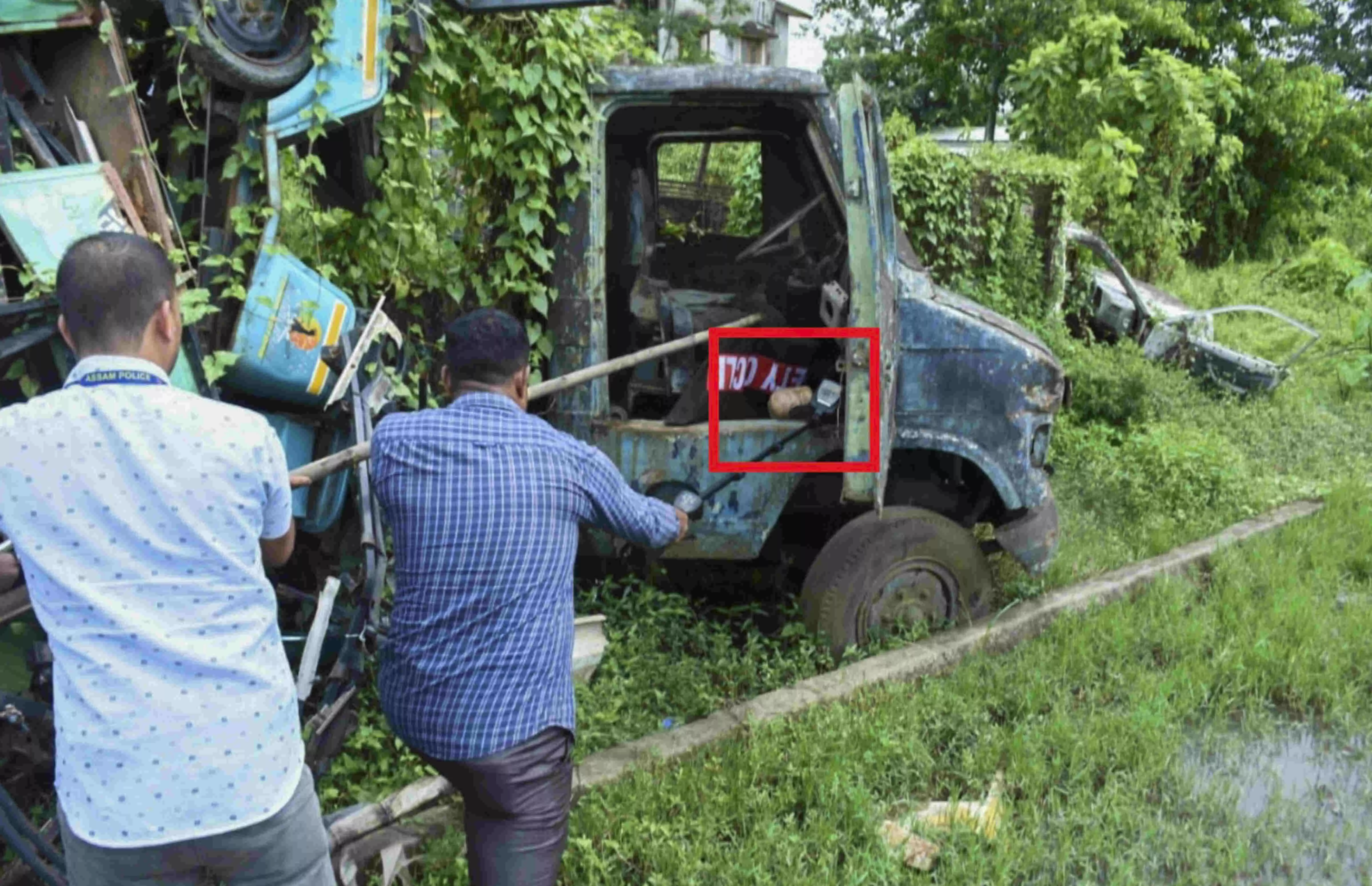 NIA arrests two accused involved in conspiracy to carry out multiple IED blasts in Assam NIA arrests two accused involved in conspiracy to carry out multiple IED blasts in Assam