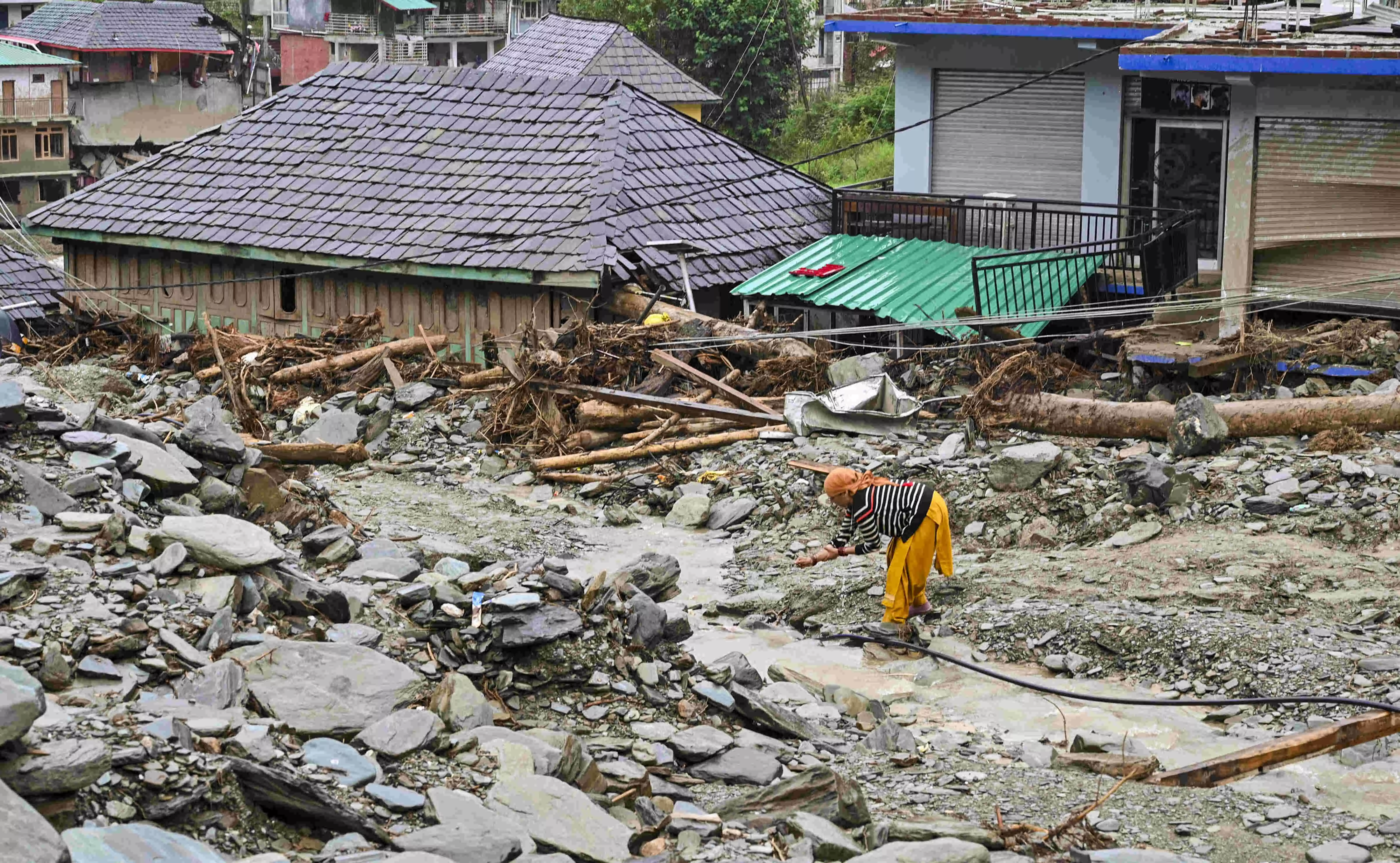 Monsoon continues to disrupt life across Himachal Pradesh, at least 109 killed, 226 roads blocked Monsoon continues to disrupt life across Himachal Pradesh, at least 109 killed, 226 roads blocked