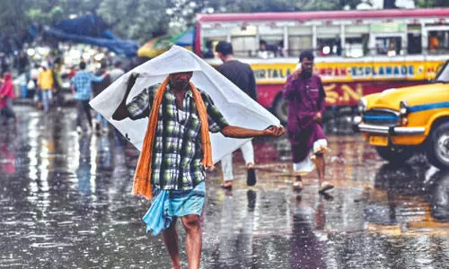 MeT predicts thunderstorms & heavy rain in Kolkata in next 48 hrs