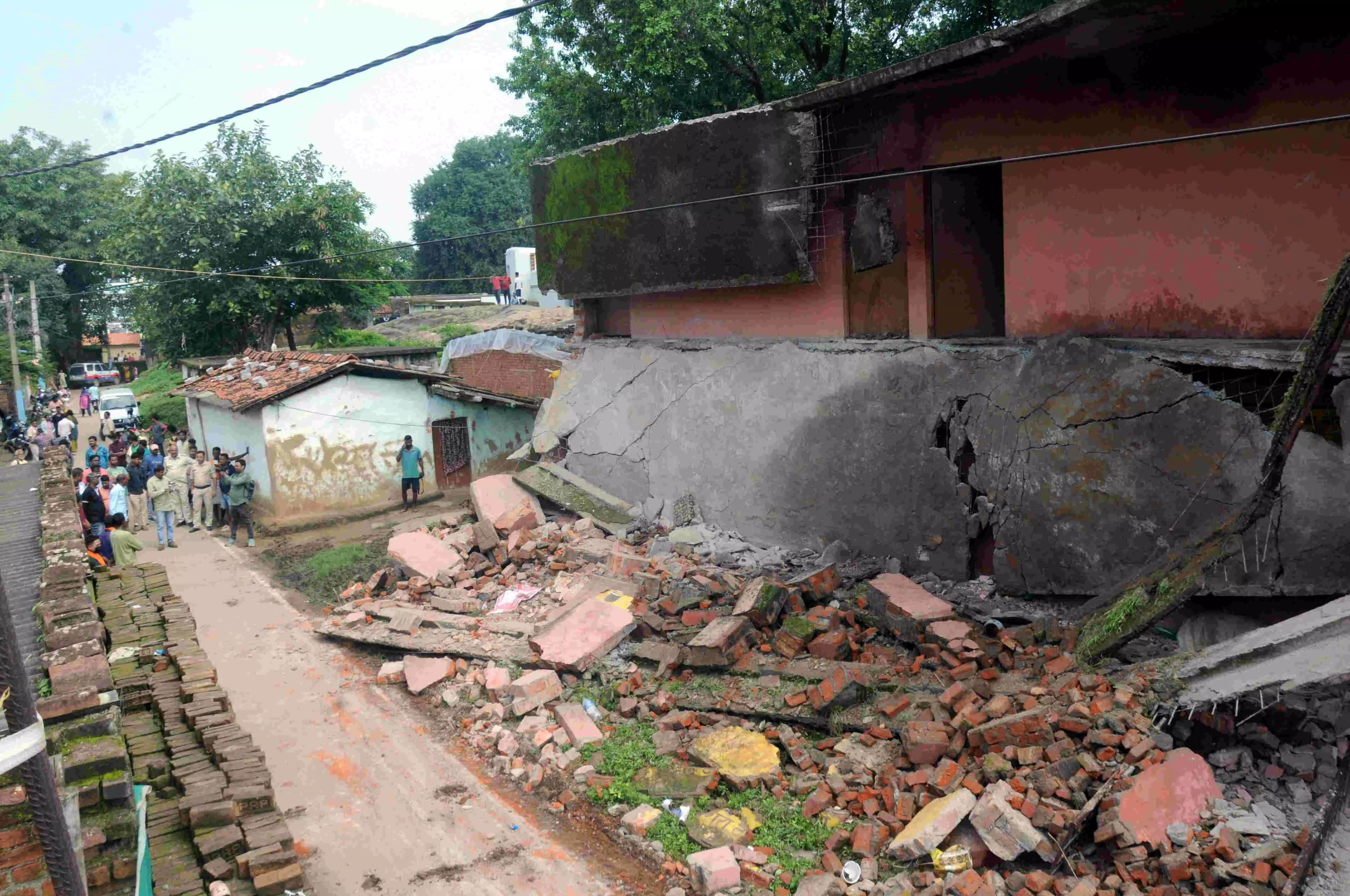 One dead, 3 injured as school building roof collapses in Jharkhand