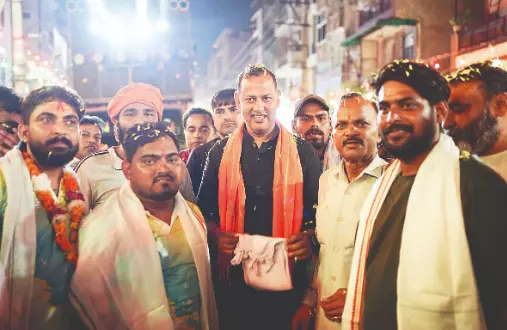 Social Welfare Min greets Kanwariyas in Rohini, highlights historic arrangements Social Welfare Min greets Kanwariyas in Rohini, highlights historic arrangements