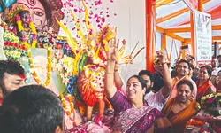 Gupta welcomes Kanwariyas, reviews Yatra arrangements