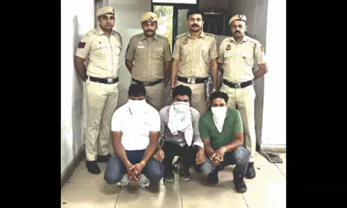 Ex-cyber cops among five held in ₹75L fraud case