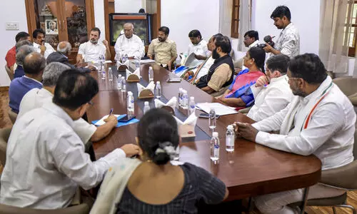 Telangana CM, leaders present OBC reservation model before Congress leadership