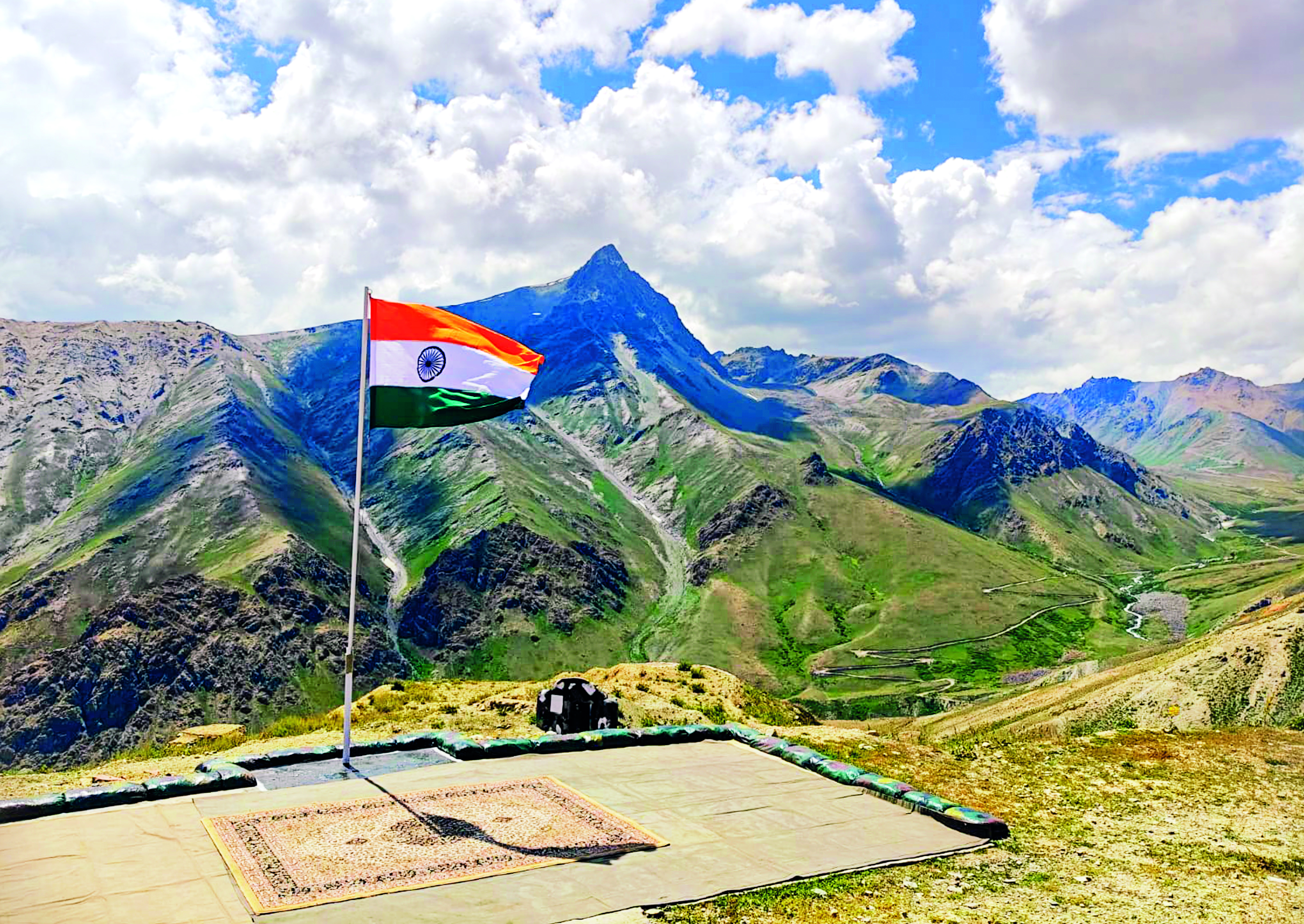 India pays tributes to Kargil bravehearts