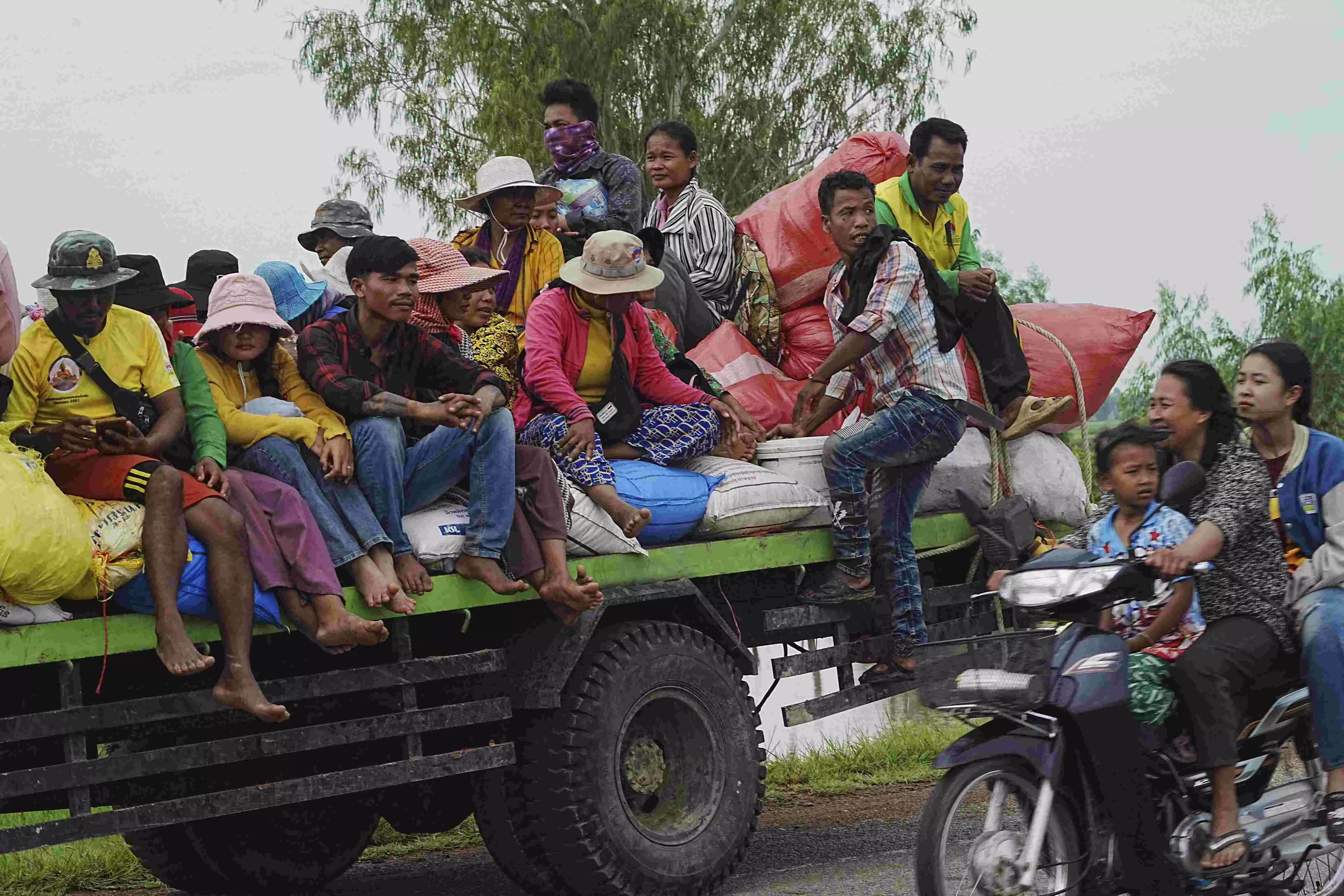 Cambodia calls for ‘immediate ceasefire’ as thousands flee their homes amid border clash with Thailand