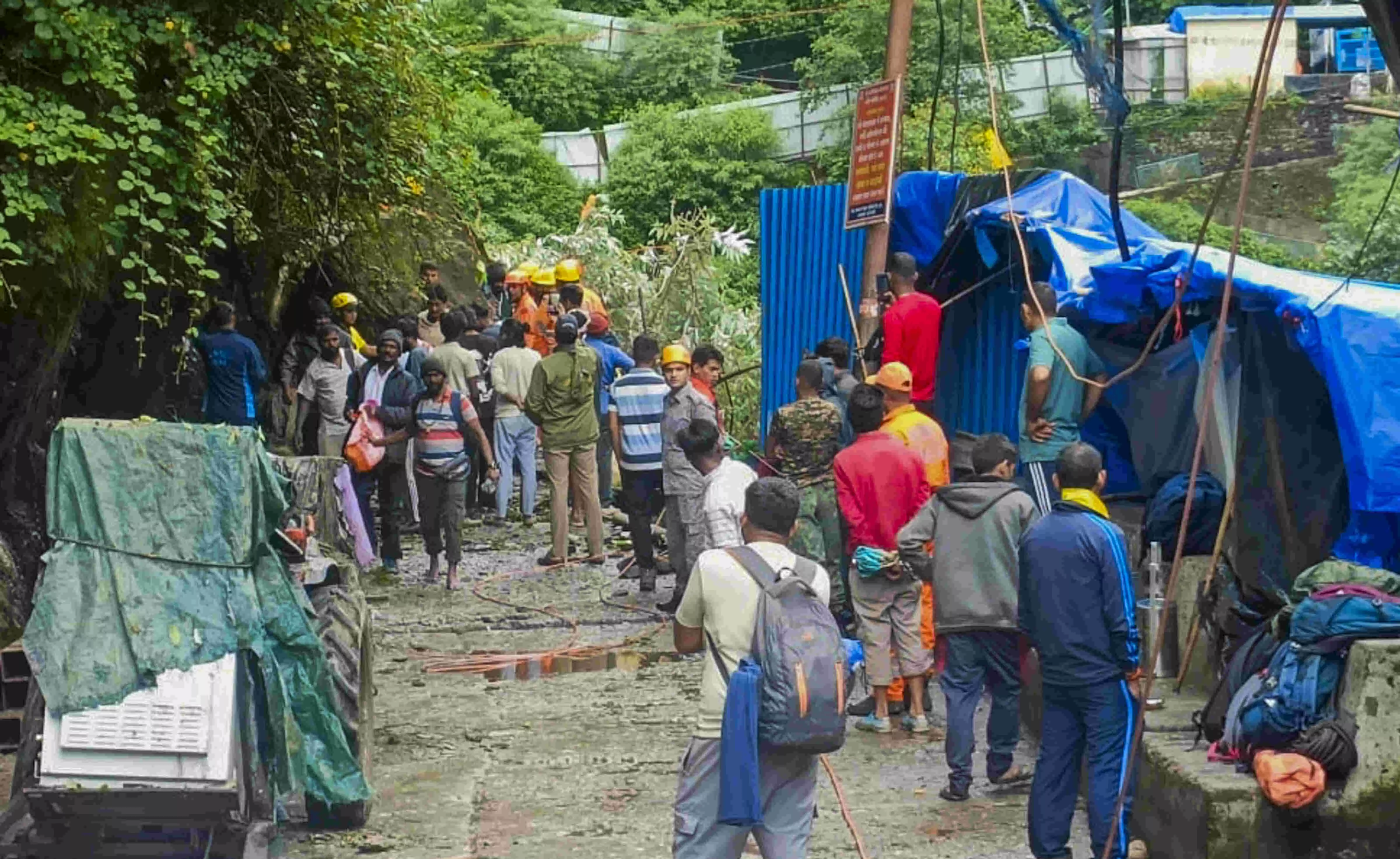 Landslide hits village in Kullu; orange alert issued in four Himachal districts on July 29 Landslide hits village in Kullu; orange alert issued in four Himachal districts on July 29