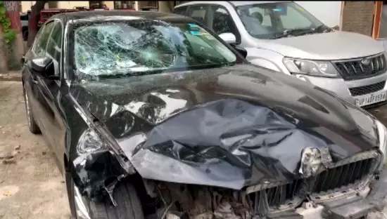 5-year-old girl dies as speeding BMW rams into motorcycle in Noida, 2 critically injured 5-year-old girl dies as speeding BMW rams into motorcycle in Noida, 2 critically injured