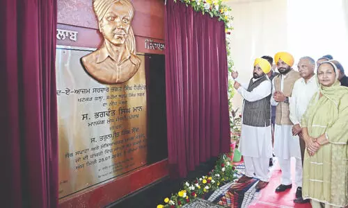 Punjab CM lays foundation stone   of Bhagat Singh Heritage Complex
