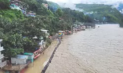 Heavy rainfall in Sikkim inundates stretches along Teesta in Bengal Heavy rainfall in Sikkim inundates stretches along Teesta in Bengal